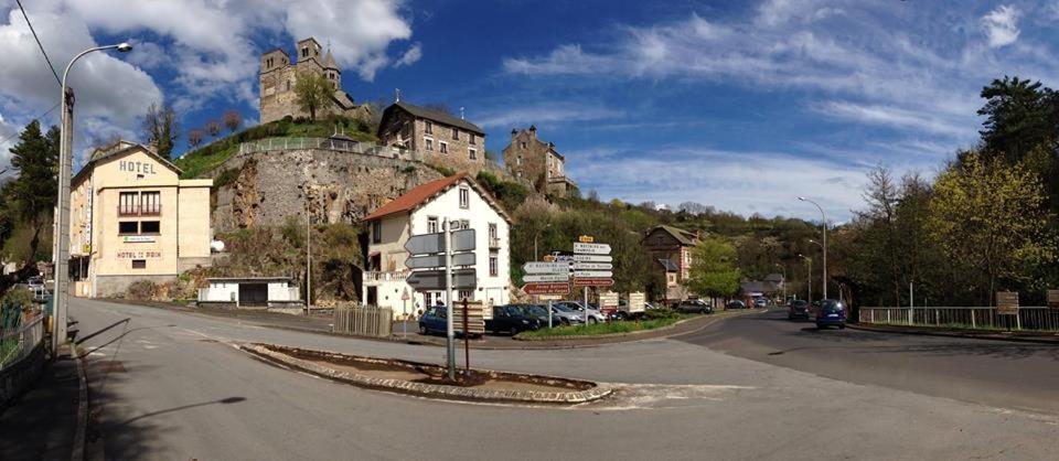 Logis Hotel De La Paix Saint-Nectaire Exterior foto